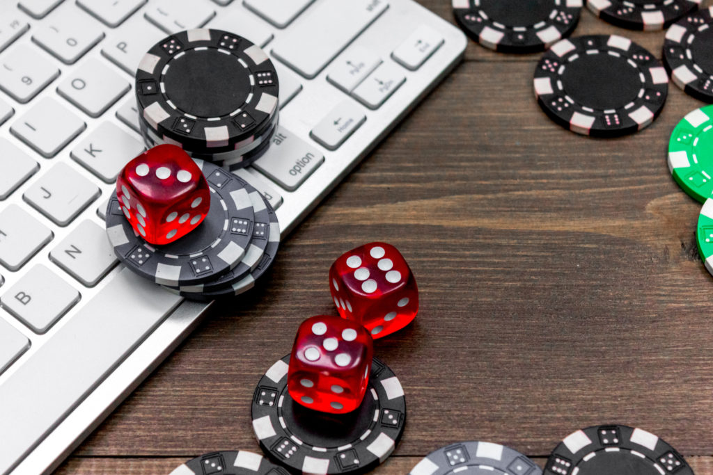 Top 10 Reasons Why Most Gamblers Play Online Casinos - Chart Attack