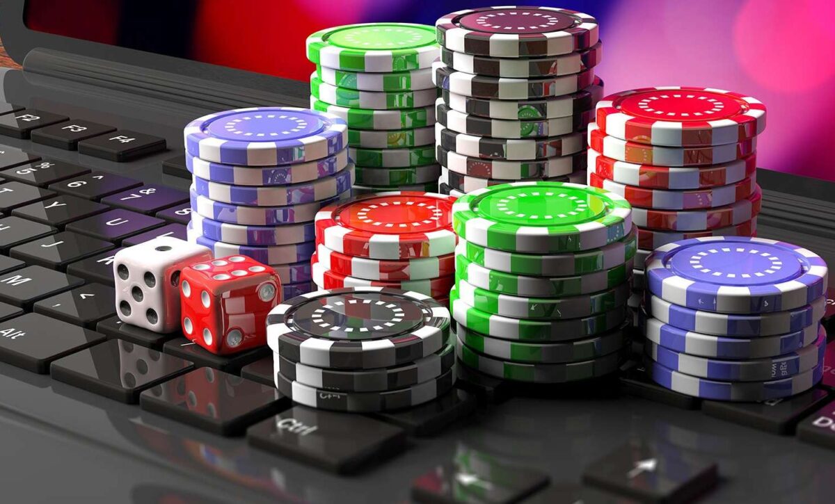 8 Big Advantages of Online Casino Gambling in 2021 - Chart Attack